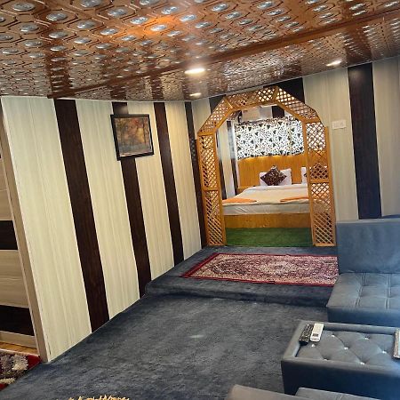 Aristotle Group Of Houseboats & Transportation Hotel Srinagar  Exterior photo