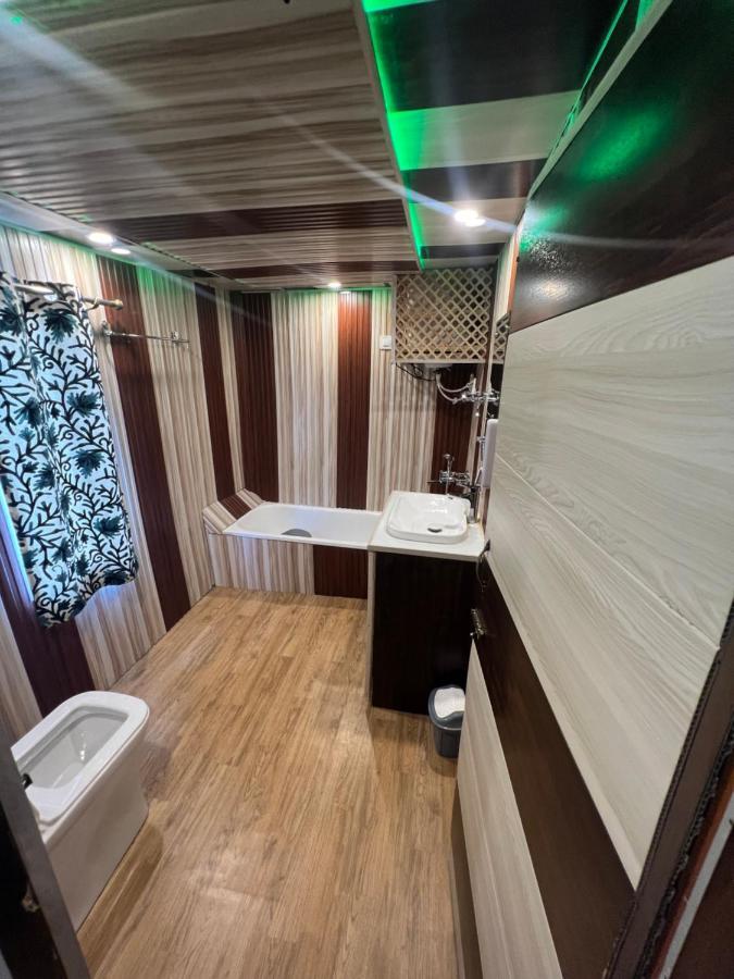 Aristotle Group Of Houseboats & Transportation Hotel Srinagar  Exterior photo