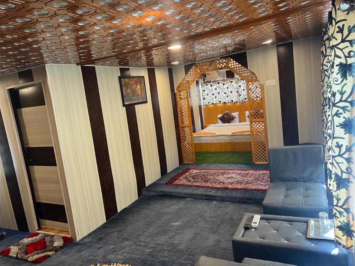 Aristotle Group Of Houseboats & Transportation Hotel Srinagar  Exterior photo